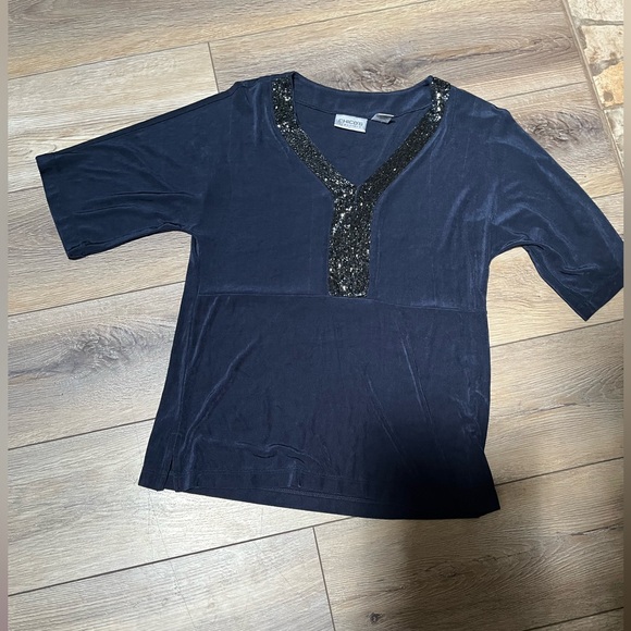 Chicos Travelers Collection Dressy Sequin Top. Chicos’ Size 1 - Picture 1 of 3